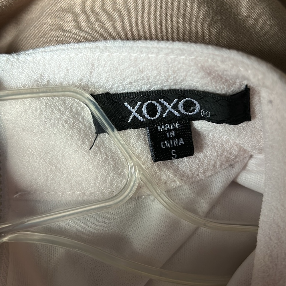 XOXO White Jumpsuit with Mock Neck and Cap Sleeves - Picture 8 of 8